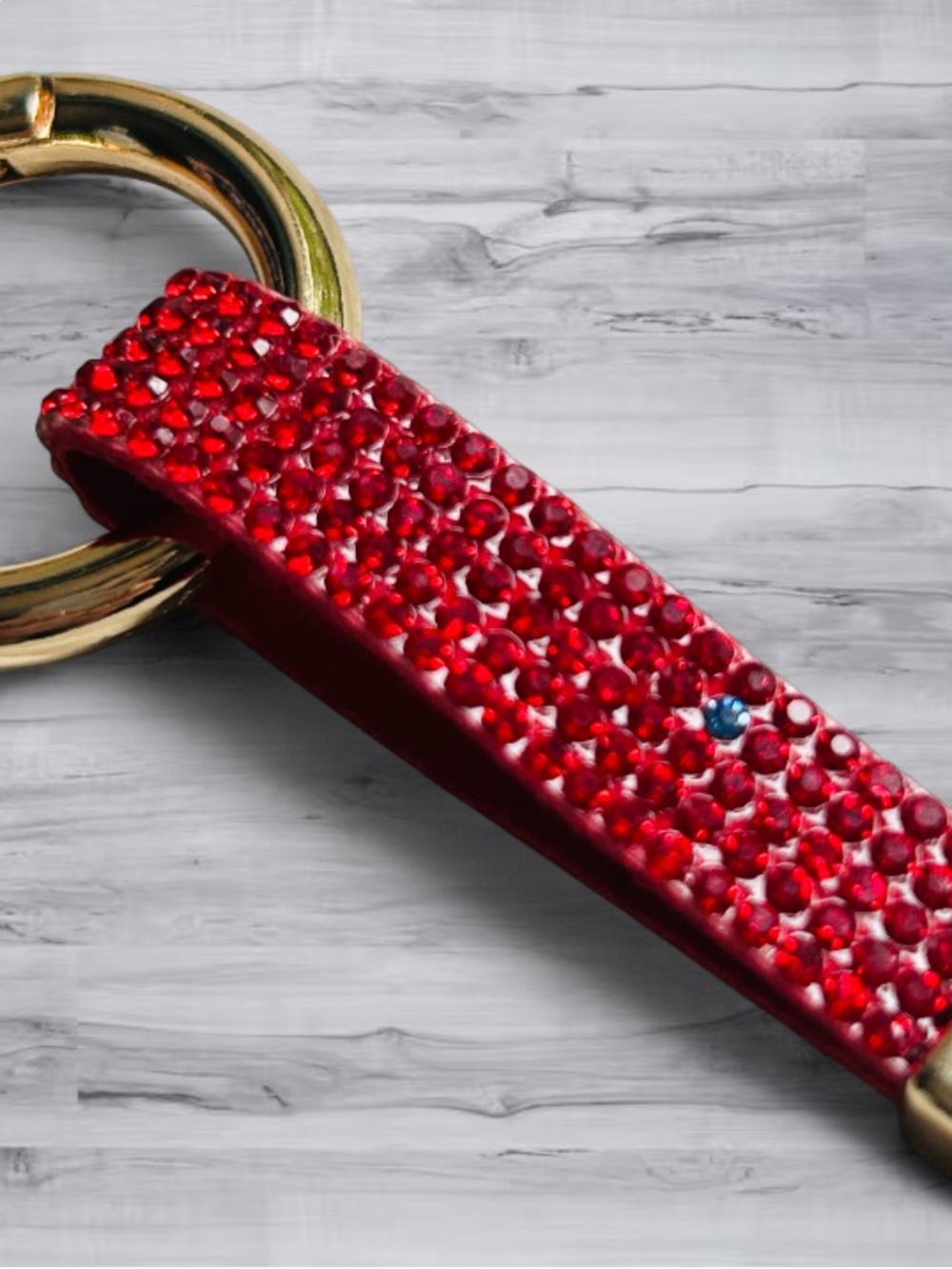 🆕💋 Crystal Rhinestone Lips On Strap Keychain Charm - Picture 6 of 10